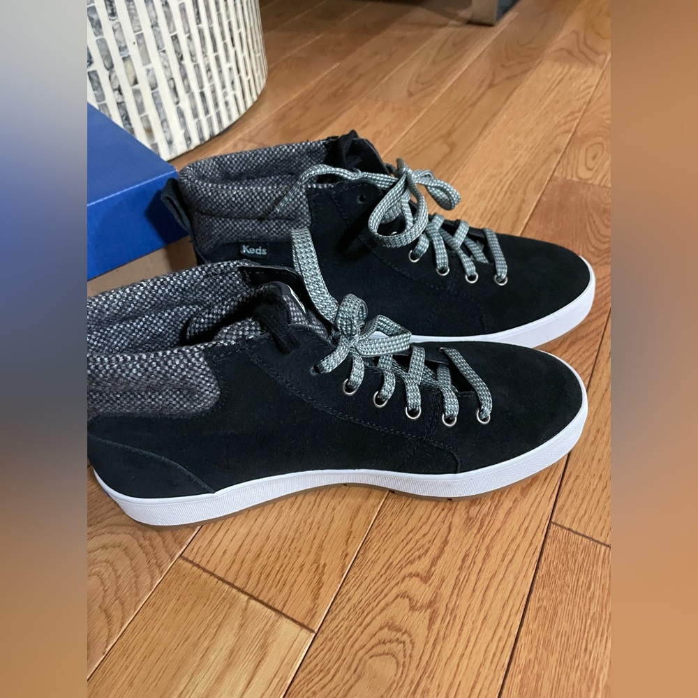 Keds Black Women’s Tahoe Suede Boots - Picture 10 of 14